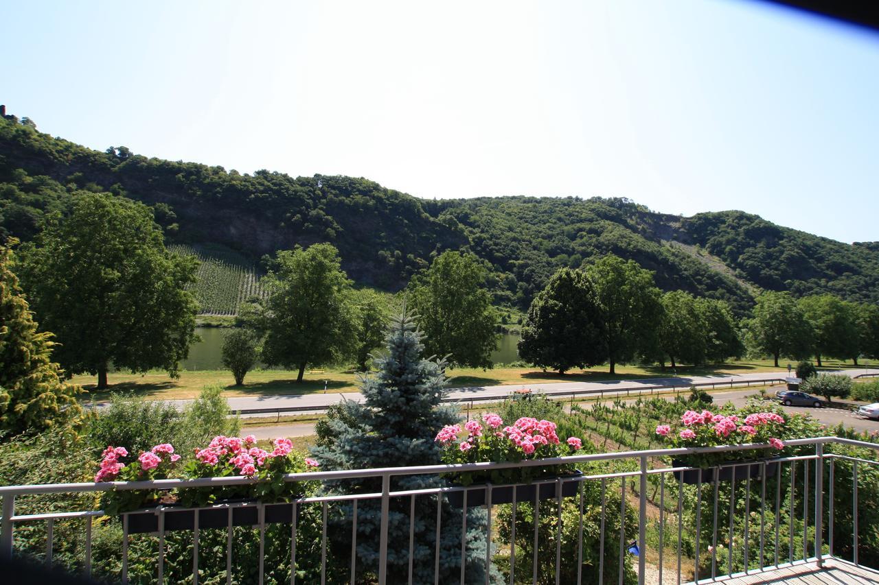 Weingut Bernd Hermes Kröv Exteriör bild